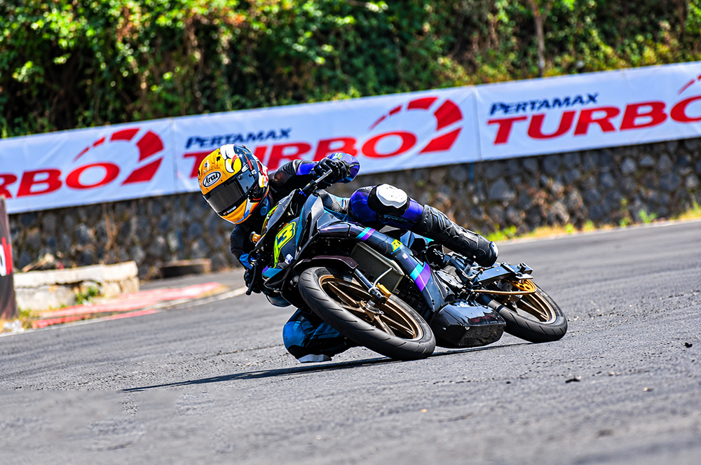Sempat Terlempar dari Puncak, Reykat Yusuf Kembali Rebut Pimpinan QTT MP2 Novice Motoprix Mijen!